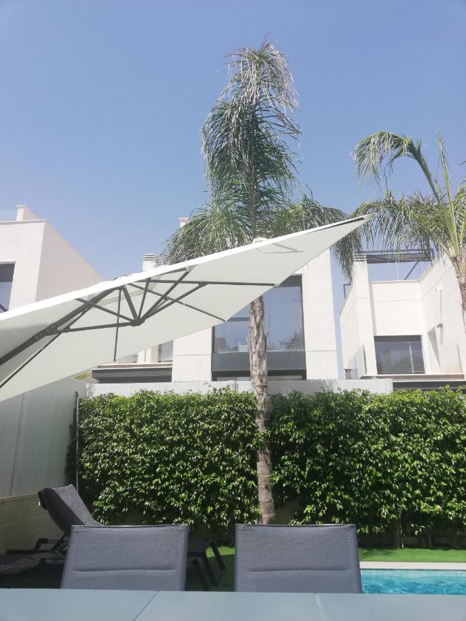 High Tech Villa Navia Spanien โอริอุเอลา ภายนอก รูปภาพ